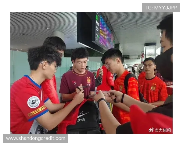 广州篮球队近期状态引发热议球迷对球队表现意见不一 广州篮球队近期状态引发热议球迷对球队表现意见不一