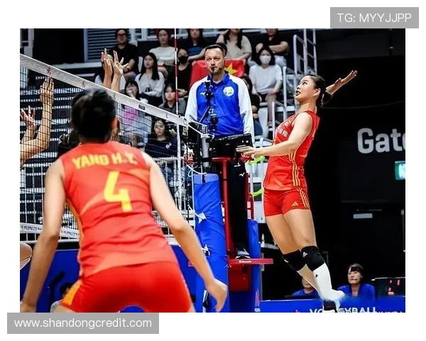 杭州排球队与重庆排球队赛后复盘分析个人能力对比与表现总结