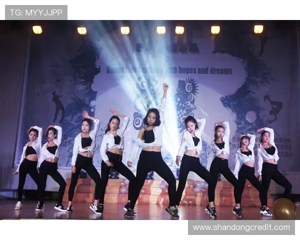 街舞风潮来袭：深圳街舞队展现极致速度与激情的魅力之旅