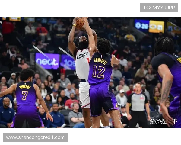 2016至2017赛季快船与勇士的激烈对决与精彩瞬间回顾