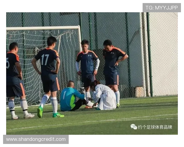 智利大学与哥查瓜的激烈对决展现足球魅力与团队精神 智利大学与哥查瓜的激烈对决展现足球魅力与团队精神