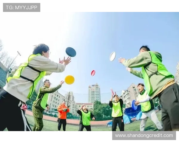 飞盘盛宴:深入南京飞盘队的训练与竞技之旅 飞盘盛宴:深入南京飞盘队的训练与竞技之旅