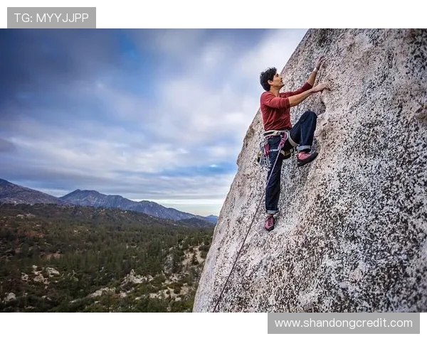 杭州攀岩队的阵地战体系与攀岩战术的深度解析与实践探讨 杭州攀岩队的阵地战体系与攀岩战术的深度解析与实践探讨