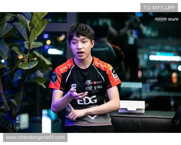 和平精英巨献：深入解析EDG战队当前状态与战术布局